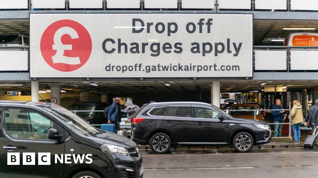 Gatwick Airport passenger drop-off charge rises to £7