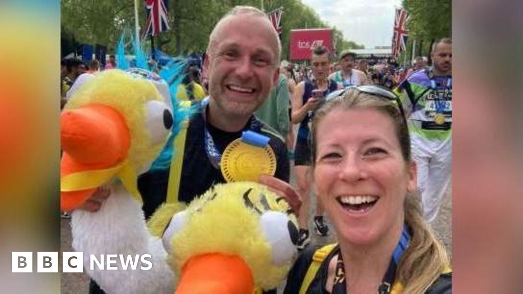 Teacher who did London Marathon as emu to run again with pupils