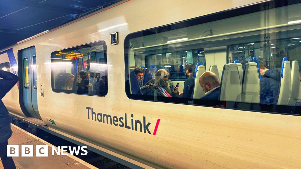 London to Brighton rail line closed by ‘severe disruption’